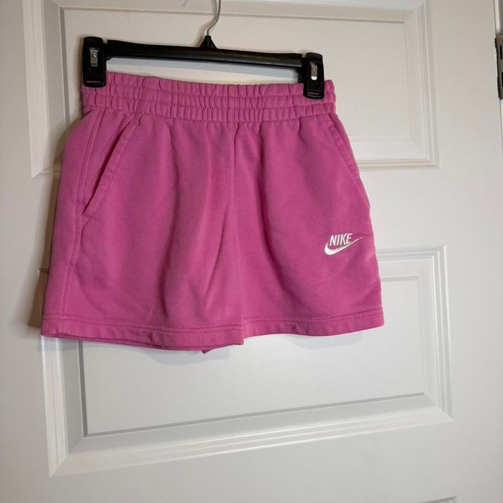Nike Shorts - Picture 1 of 2